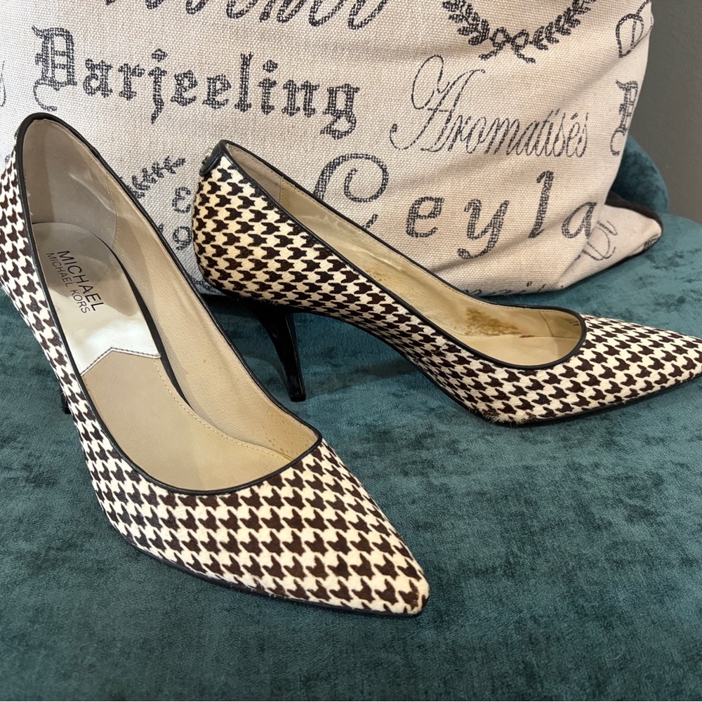 Michael Kors Black and White Houndstooth Women's Pumps Size 10